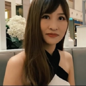 泰国路边搭讪探花阿坤和精选美女一起喝咖啡