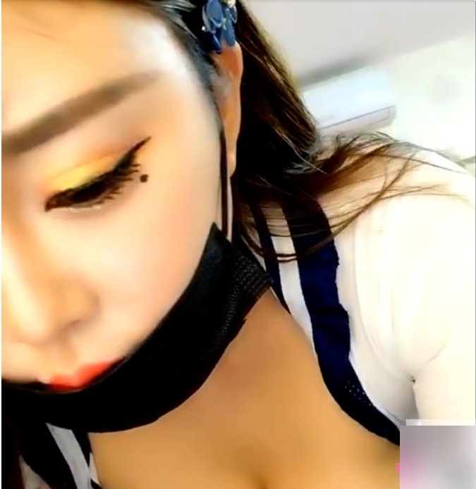 高清录制的精选大灯，展现光线下的“阴”女神作品