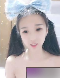 校花级别美少女的直播间，展现出迷人的可爱与漂亮，令人心动的勾人秀