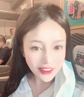 渴望小东西:5.7G百度盘中的转载搬运视频,美女表演嘴艺吃鸡