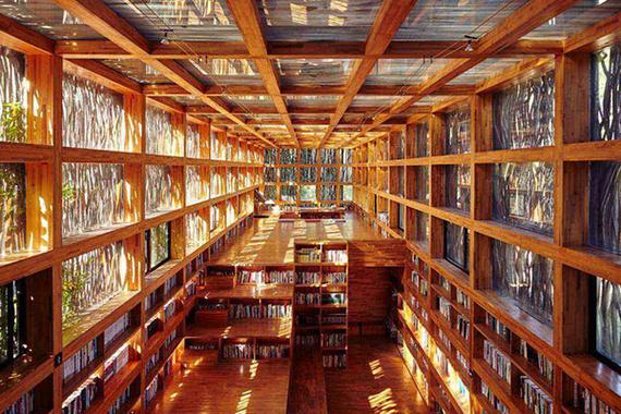 图书馆藏书丰富多样，提供丰富的学习资源