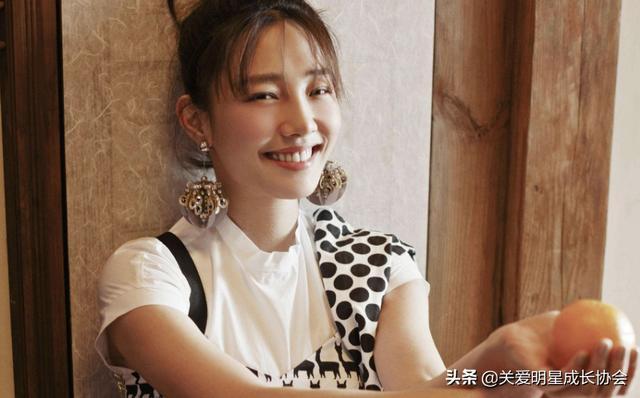 明星八卦：揭秘明星们的私生活和内幕，曝光他们的绯闻、恋情和八卦事件