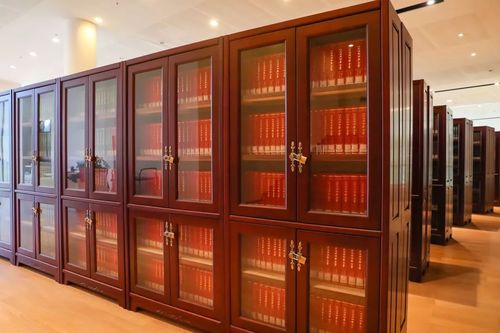 书库收藏了丰富多样的图书资源，包括小说、散文、诗歌、历史、科学等各个领域的经典作品。