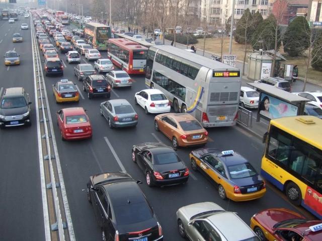 唱自己的故事：路上的车