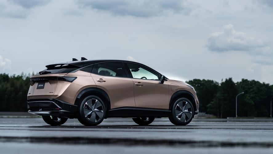 世界汽车2021：全球汽车行业的发展趋势与前景