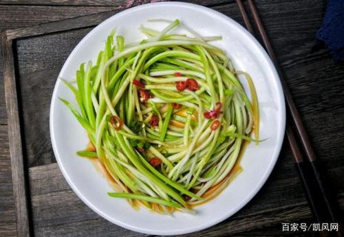 清爽凉菜：大厨教你138道荤素搭配的清爽开胃菜配方和制作方法，适合饭店和厨房必备。