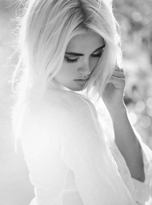 摄影艺术家的世界：探索传世之美与人体之韵