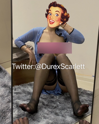 推特达人DurexScarlett私拍视频合集,绝对让你大饱眼福!
