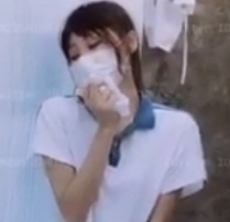 “探秘神秘森林，与放学后的女孩一起享受5人游！”