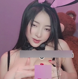 湿滑兔女郎：顶擦小怪兽剃毛，让你体验lang.xue的绝妙感觉！