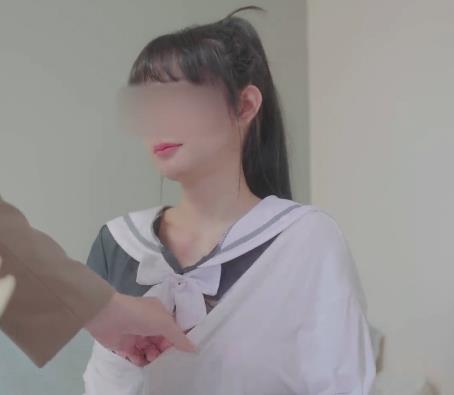 迷恋Demi爹咪的纯情女高中生，老师也无法抵挡的禁忌诱惑