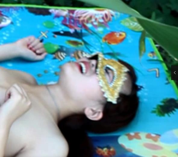 “与苏晴一起畅游野外，三人游合集带给你14V高清视觉享受，仅需5.7G空间！”