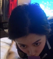 《校花女神展示丝袜互动视频，免费下载百度盘！》