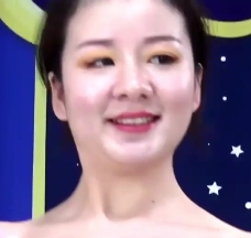 《百度盘》带你畅享日月阿彩小蟹小轩呼啦民族舞走秀3V的世界！