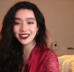 《抖音主播情难自禁！闪现超薄网纱服，颜值爆表，限时百度盘下载！》