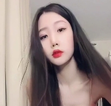 网红女神八月未央露脸振奶奇怪玩就妗诱惑双道具CHA-BI，流不明液体百度盘全揭秘！