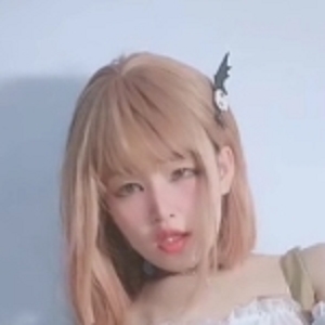 “白丝妹子的放飞之旅，让你不止！1v高清画质，280m超远距离！”