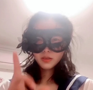 火辣诱惑！精选红色丝袜高跟鞋，限时700m！