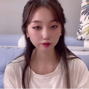 糖心UP主推荐！小桃最新1v900M度盘，让你畅享高清影音