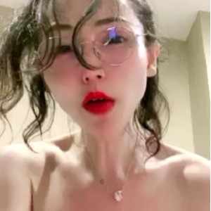 御姐狂暴，放飞自我，尽情表演！