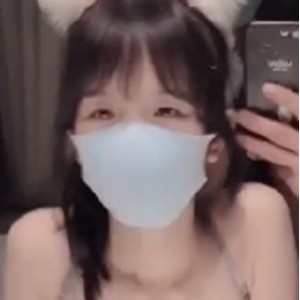 “性感车展模特穿着丝袜御姐，带你进入光‘阴’世界！2V画质，1.75G超大容量，限时打包优惠！”