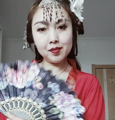 极速传输，高容量存储！柏欣彤100v8GB闪存卡，满足您的一切需求！