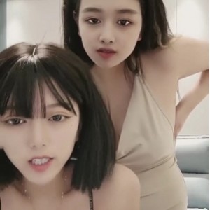 《高颜值美女第二弹，2V1G，百度云助你畅享音乐盛宴！》