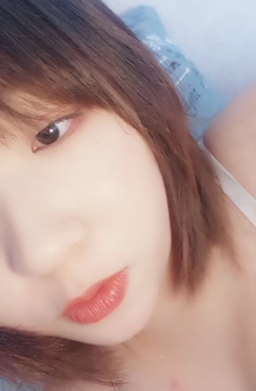 百度云限定！九儿小川白色吊带，1V137M，时尚潮流必备！