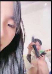 “年轻嫩妹子直播，体验极致互动！3V-5G让你无T内S！”