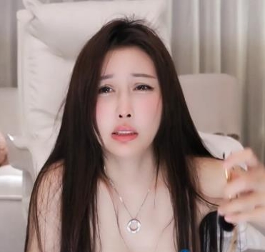 倒立的艺术：Peeggy-fun花式人体喷泉，让你见识不一样的出水奇观！