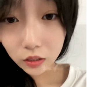 《沈娇娇大一新生下水拍视频，惊爆尺度！20V-951M必看》