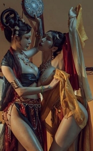 《斗鱼超人气主播们的最新COS秀，妹子模特浮力姬、巨R小仙女秋和柯基》