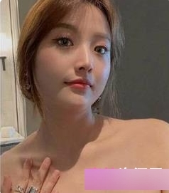 「独家爆料！17位反差婊私拍曝光，24小时内散播全网，你不可错过的打粑粑大事件！」