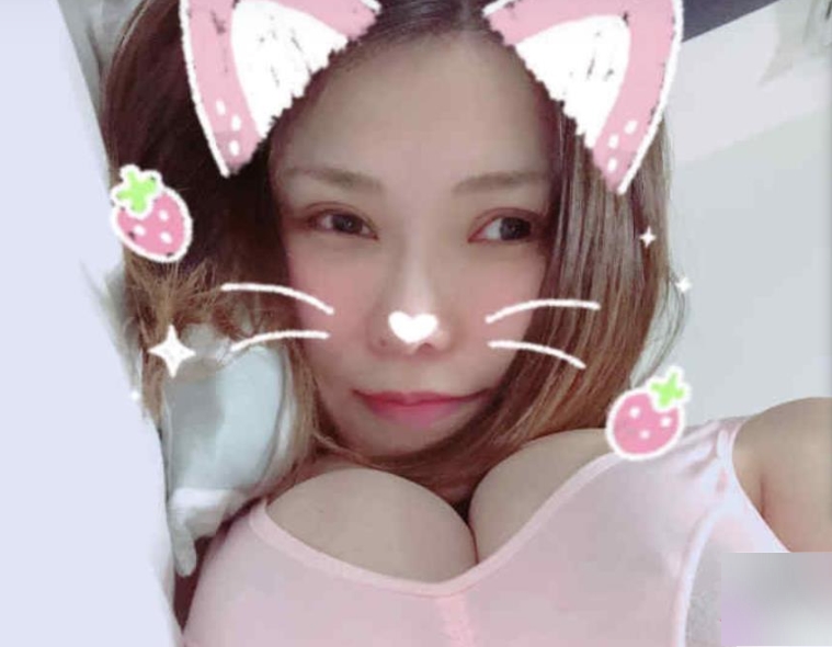 《岛国超级大猫冲田杏梨Onlyfans合集》：畅享岛国女神冲田杏梨的超级大猫福利合集！