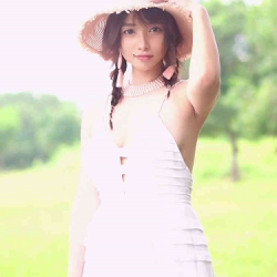 《P站女神级内衣模特Ja失眠ineJ》室外出水视频，让你心动不已！