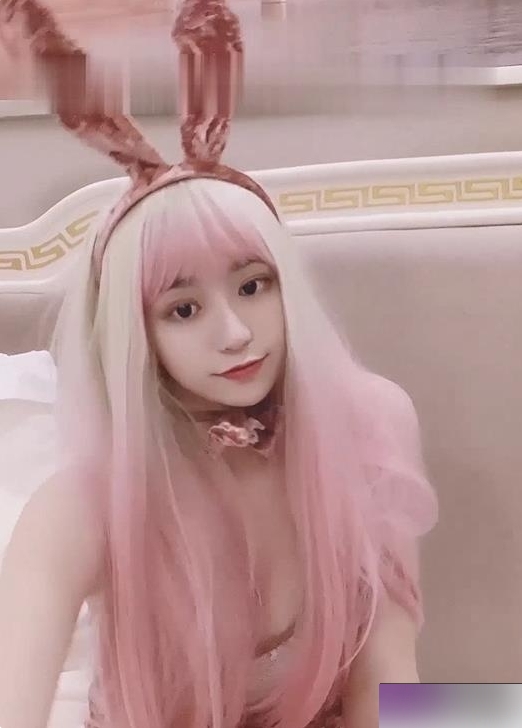 91魅力无限，兔女郎陪你漫游星空的作品