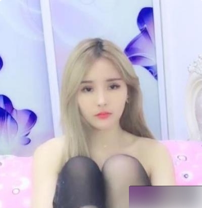 《卡哇伊直播》：带你走进方方方方的卑微原创世界，尽情享受yoki作品的魅力，一次满足你的四部欲望！