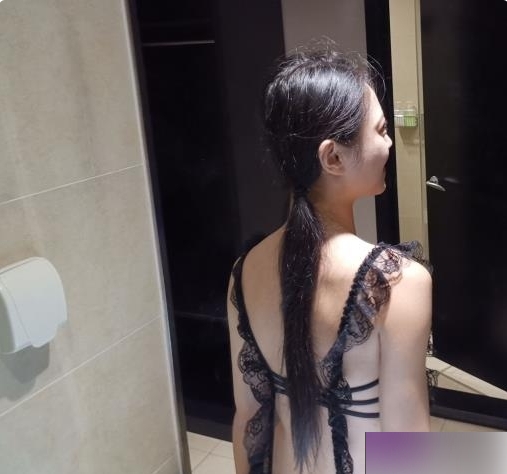 「独特风格！扬州小博的精选反差女作品，让你的男友为之倾倒！」