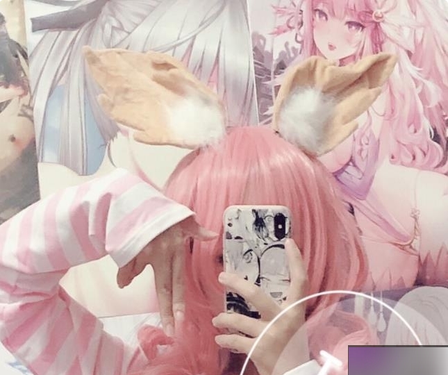 「推特红人小鹿酱的作品:令人陶醉的创意艺术!」