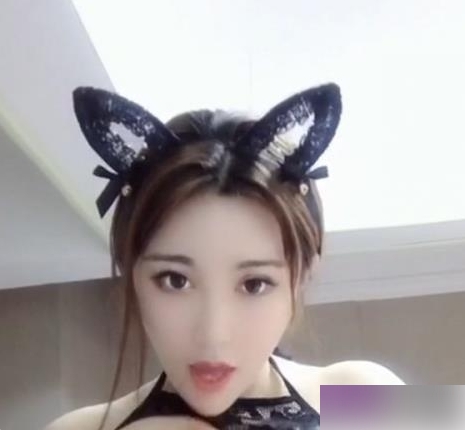 网红模特Roro的精选作品，带你感受软软的魅力