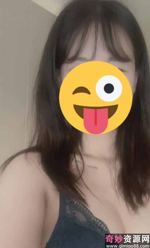 “推特上的小狗B5rass：独一无二的艺术作品”