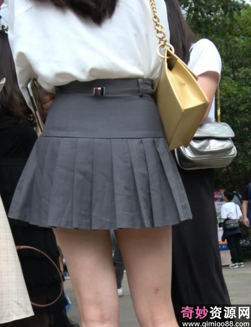 时尚街拍必备！让你成为最靓丽的妹子！