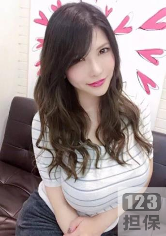 《嘌错鸡》-私拍的风流韵事：戚小怜的深夜访谈