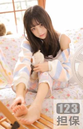 COSER自拍视频，妹子紧致身材白皙，高清3.45G