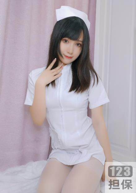赤酒央子：美少女腿控COS，抖音直播私人定制照片