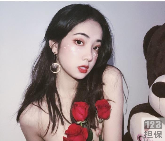 Qinweiyingjie:魅力无限的捷哥女神颜值涩情艺术：室外自然的网红资源绅士的欲望：魅力无限的捷哥女神