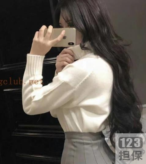 火辣热舞视频引爆抖音，粉丝暴躁约见奢侈品大哥