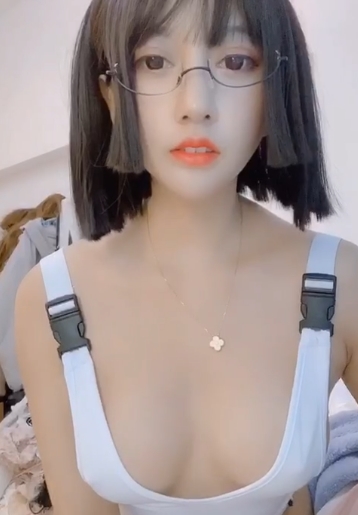 网红过期米线斗鱼微博火爆写真集6点半的月亮JK白色旗袍灰色旗袍护士