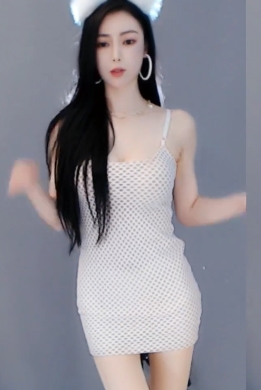 女主播斗鱼萌七和小a懿的颜值和身材在朴雨彬和不知火的作品中脱颖而出的商品标题