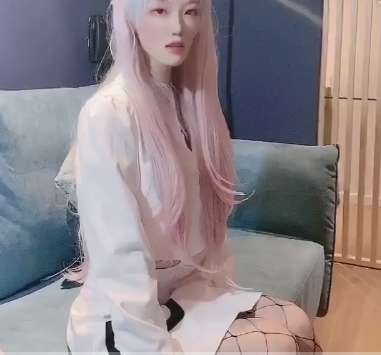 糖心美少女仙女：迷人颜值的服装和表情白发美少女仙女：拥有白发的迷人美少女仙女网红勤快服装：备受关注的勤快网红的时尚服装热酒：热气腾腾的美味酒品